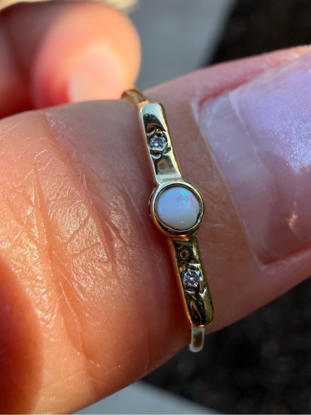 Opal/diamond ring